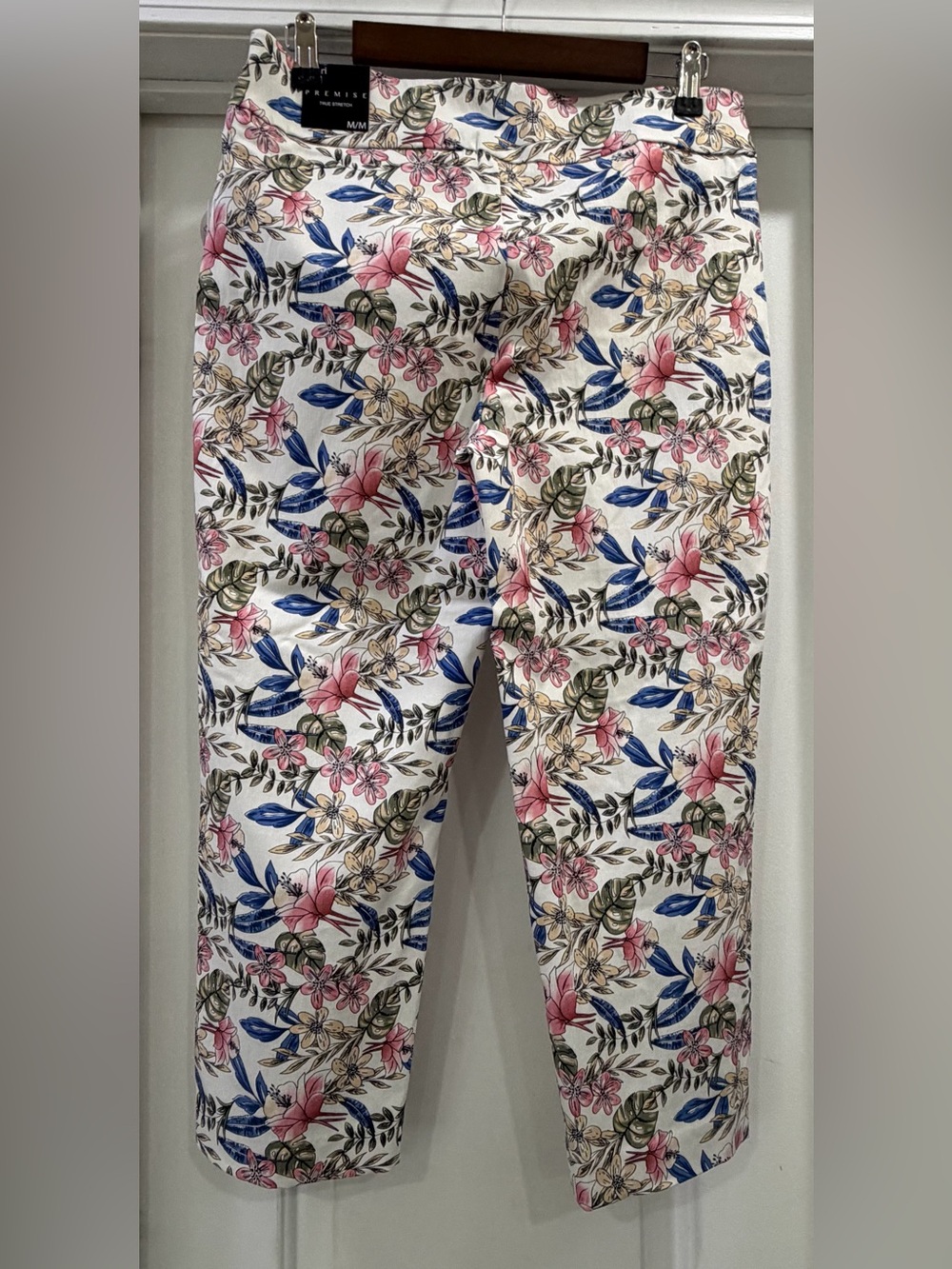 Premise ππ Capri Tropical Floral Stretch Tummy Control Pull-On Size Medium - Picture 2 of 15